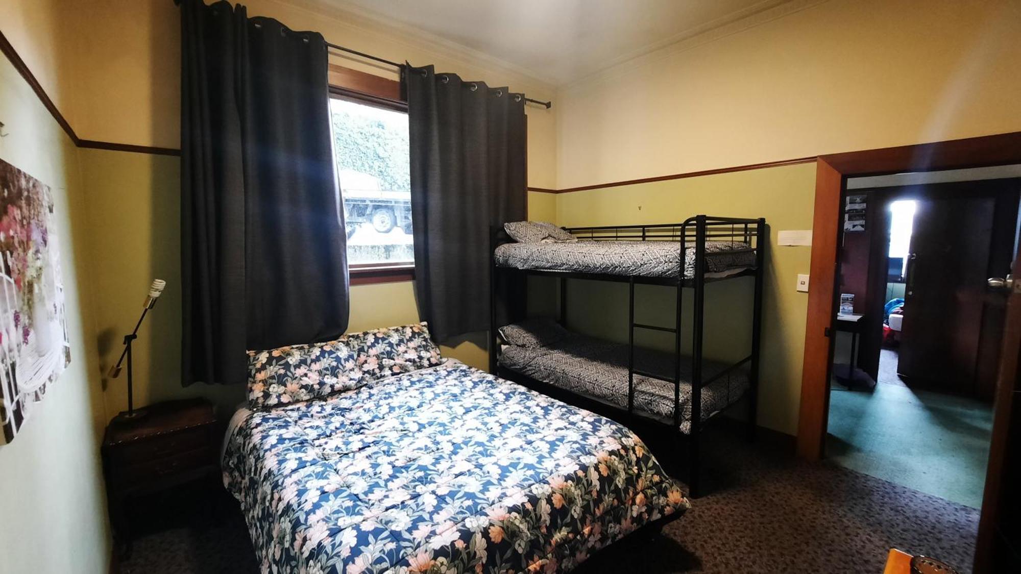 Hostel Manor House Backpackers Dunedin Exterior foto